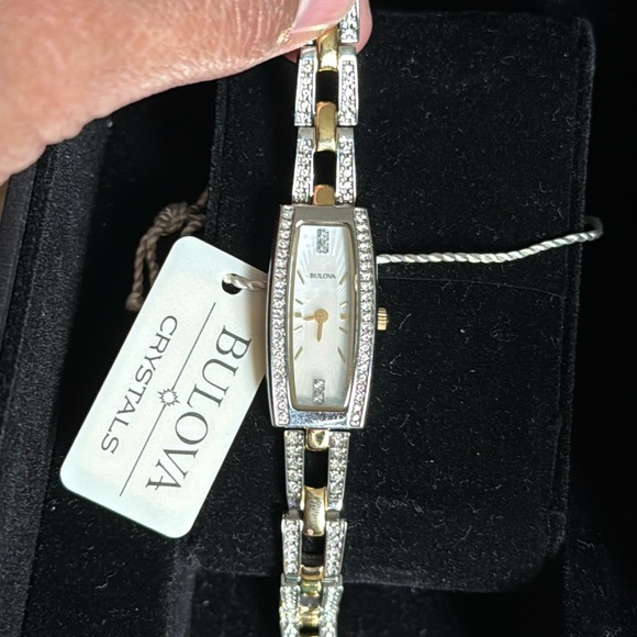 Bulova watch - Picture 6 of 17